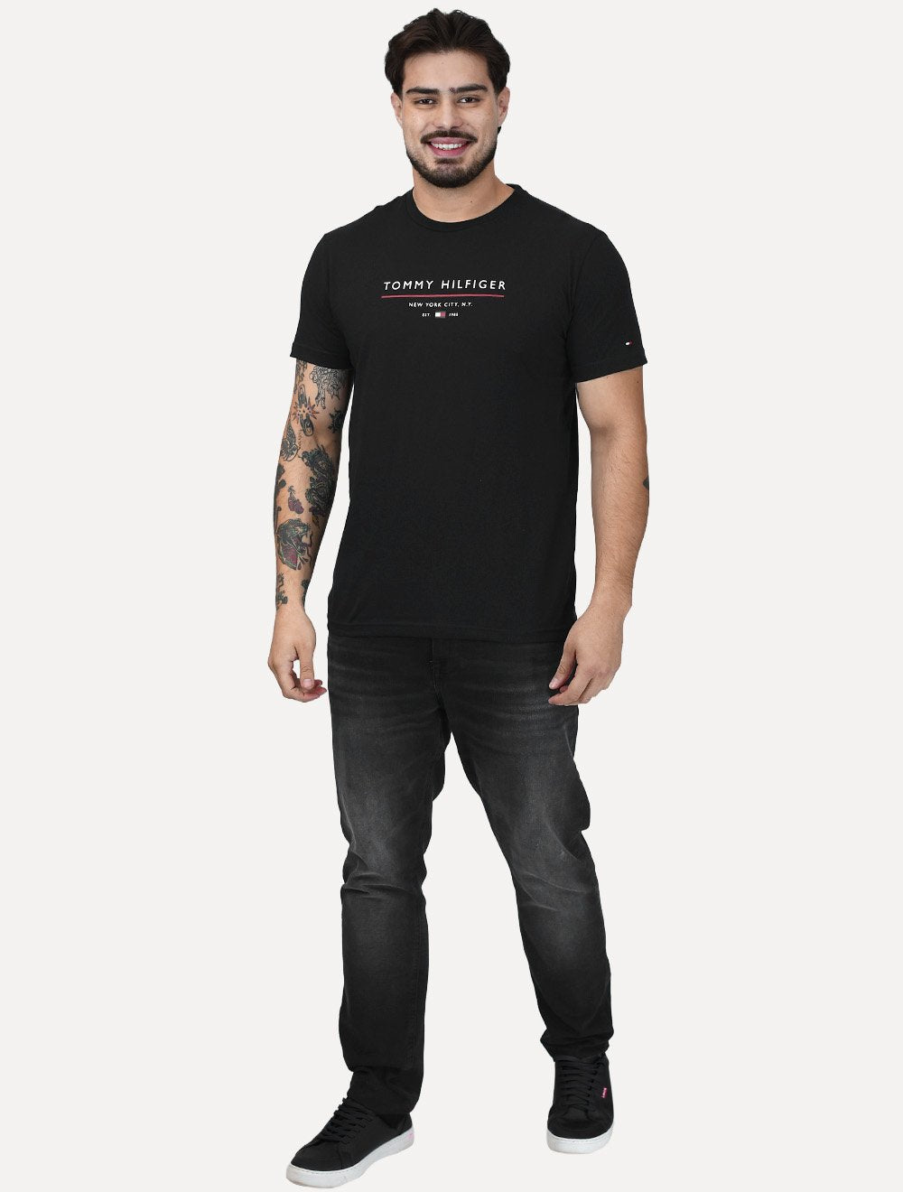 Camiseta Tommy Hilfiger Masculina Brand Love Big New Logo Preta