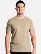 Camiseta Aramis Masculina Estampa Assinatura 1995 Peito Cáqui