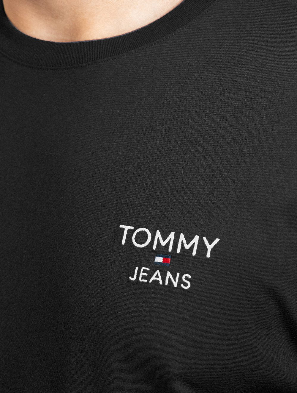 Camiseta Tommy Jeans Masculina Regular Corp Chest Preta