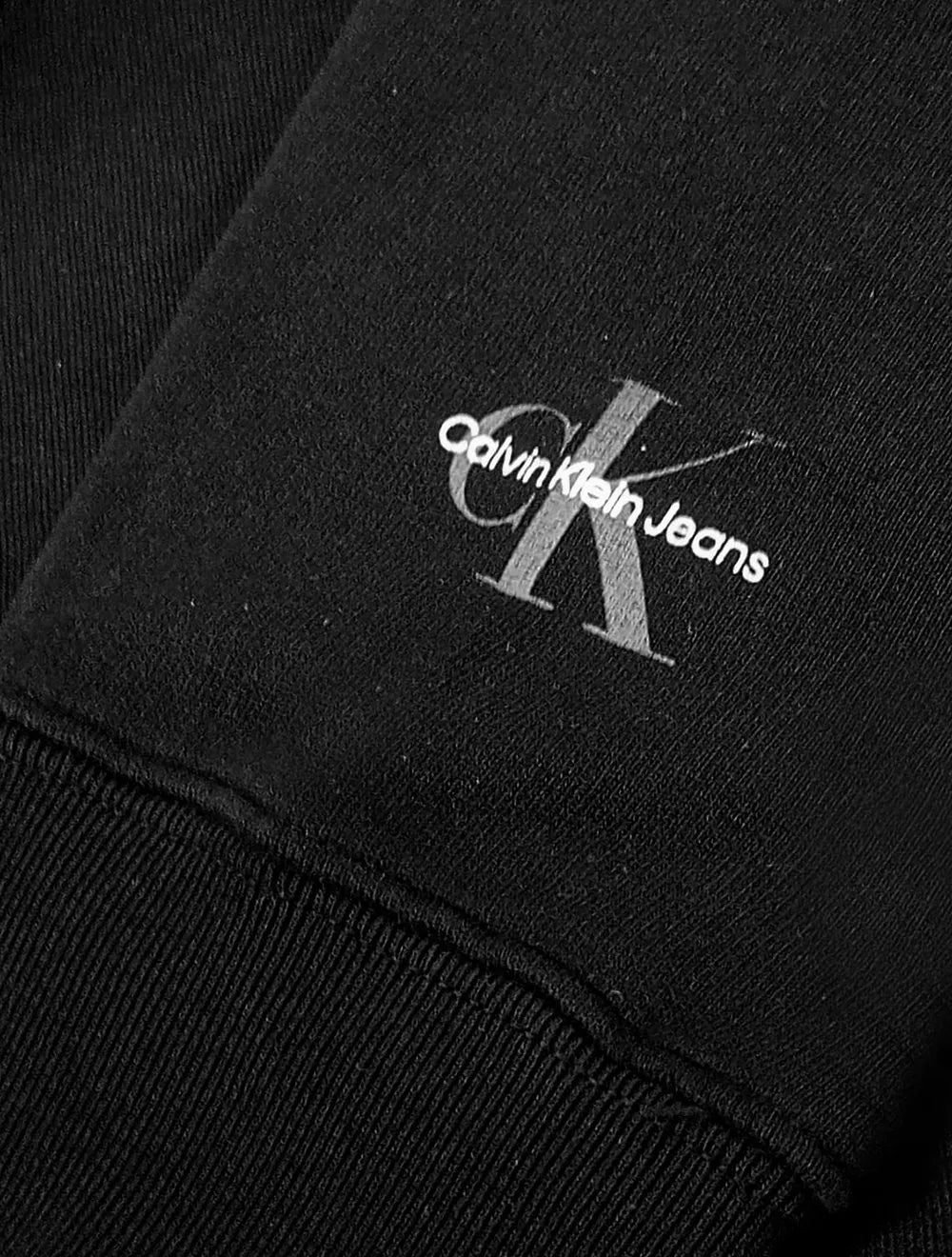 Moletom Calvin Klein Jeans Masculino Hoodie CKJ Logo Manga e Etiqueta Preto
