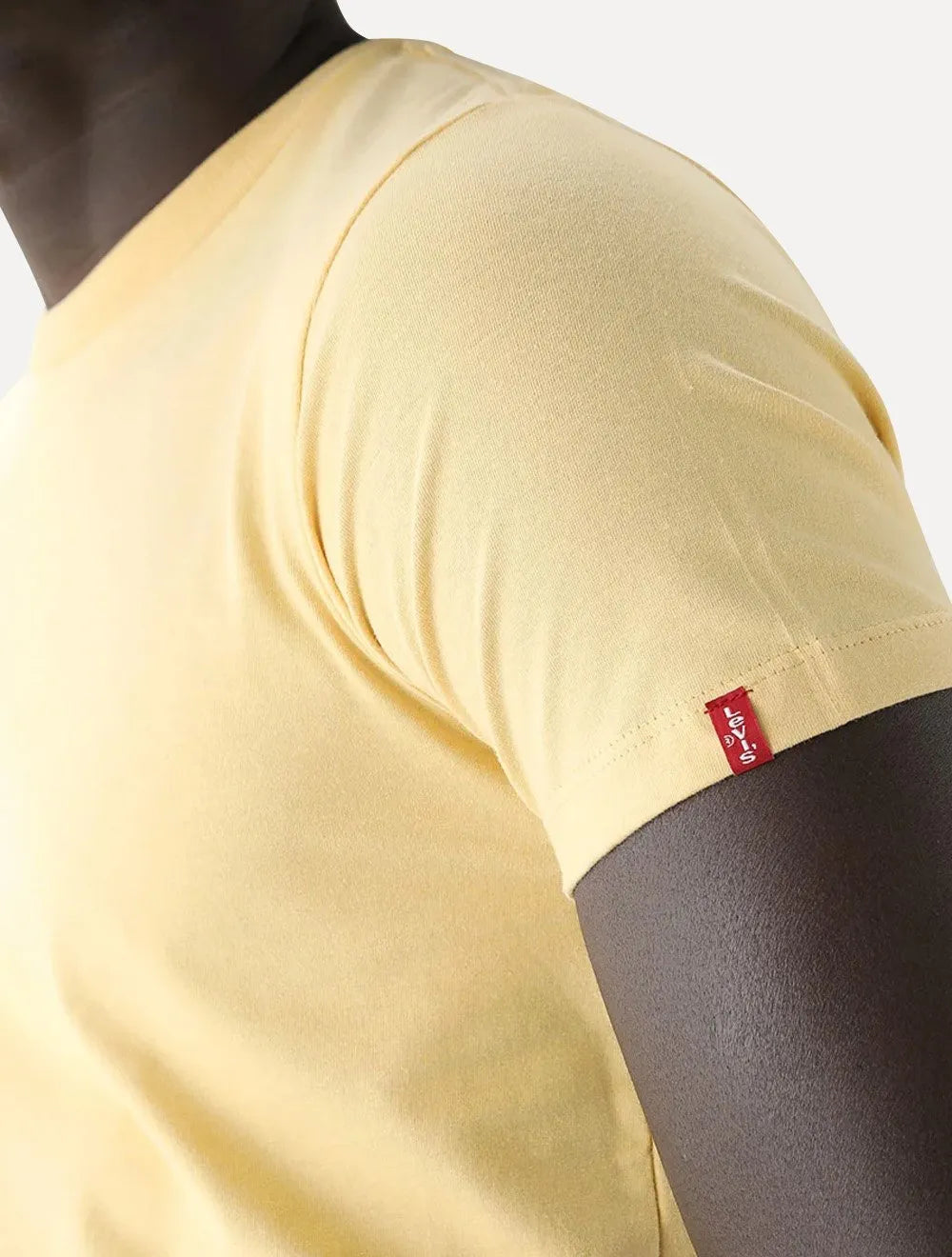 Camiseta Levis Masculina Slim Tab Sleeve Lisa Amarelo Claro