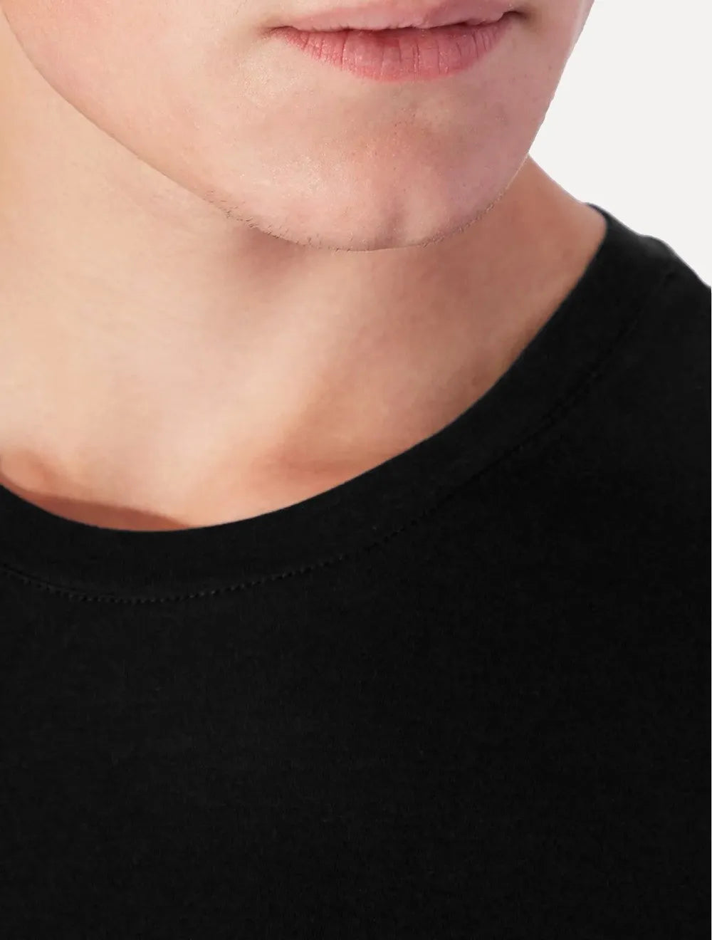 Camiseta Armani Exchange Masculina Slim Fit em Cotton Pima Preta