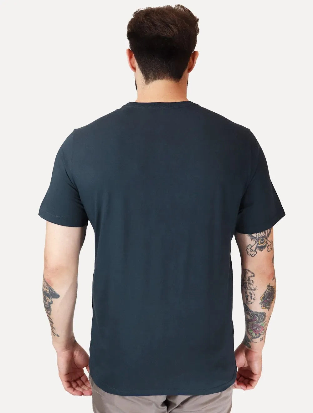 Camiseta Dudalina Masculina Regular Badge Logo Azul Marinho