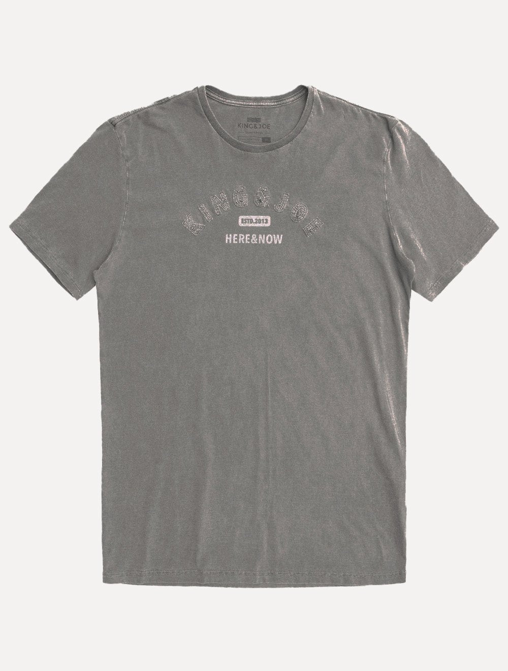 Camiseta King & Joe Masculina Estonada Bordado Estd 2013 Cinza