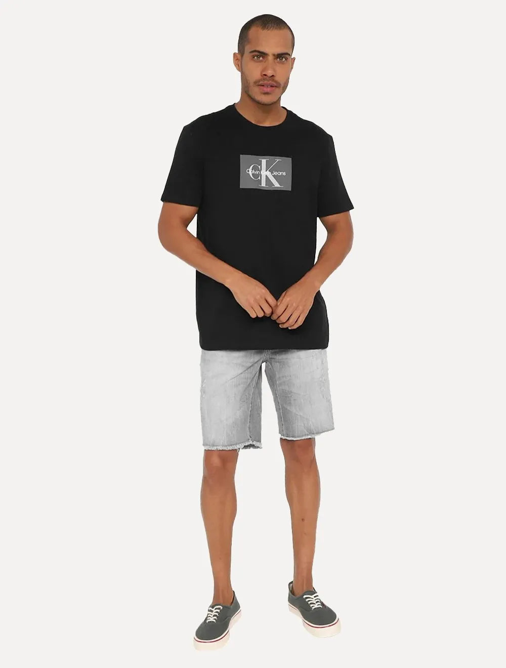 Camiseta Calvin Klein Jeans Masculina Issue Logo Grey Block Preta