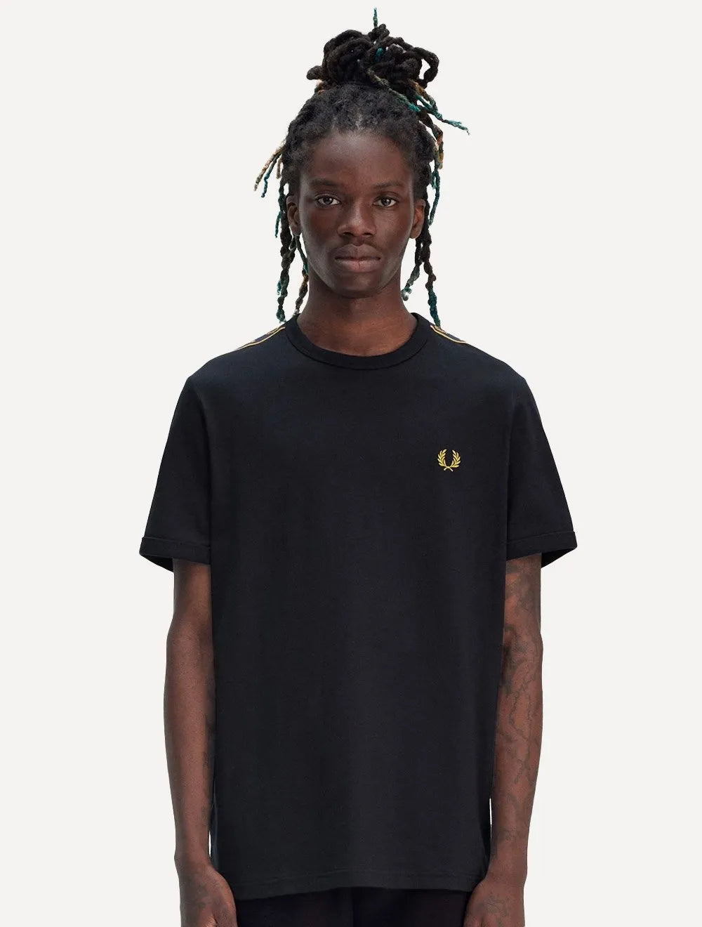 Camiseta Fred Perry Masculina Regular Gold Contrast Tape Ringer Azul Marinho