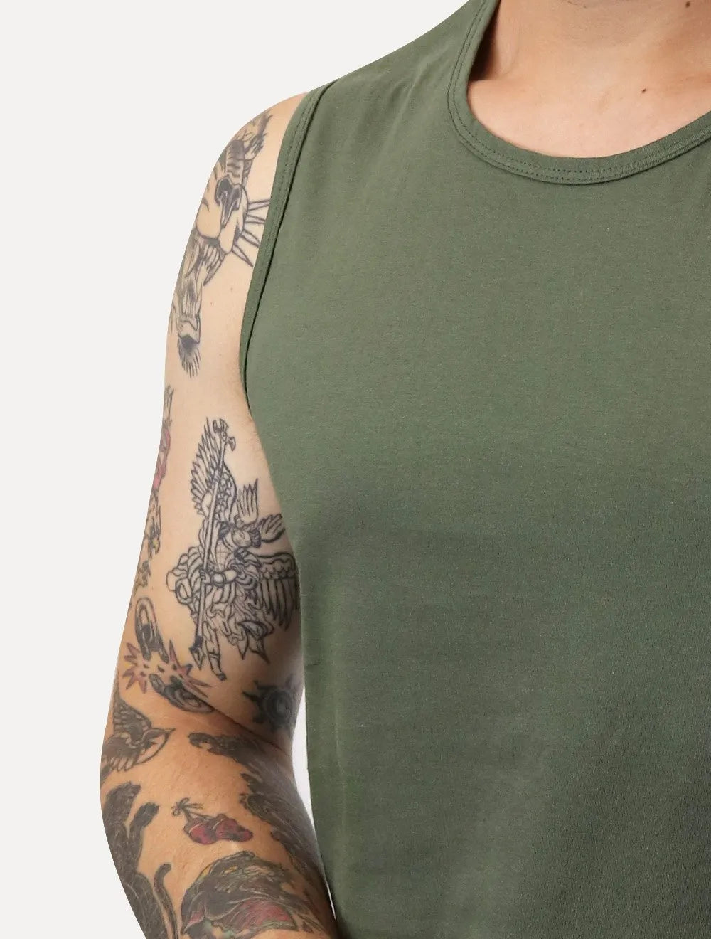 Regata King & Joe Masculina Logomania Circle Script Peito Verde Militar