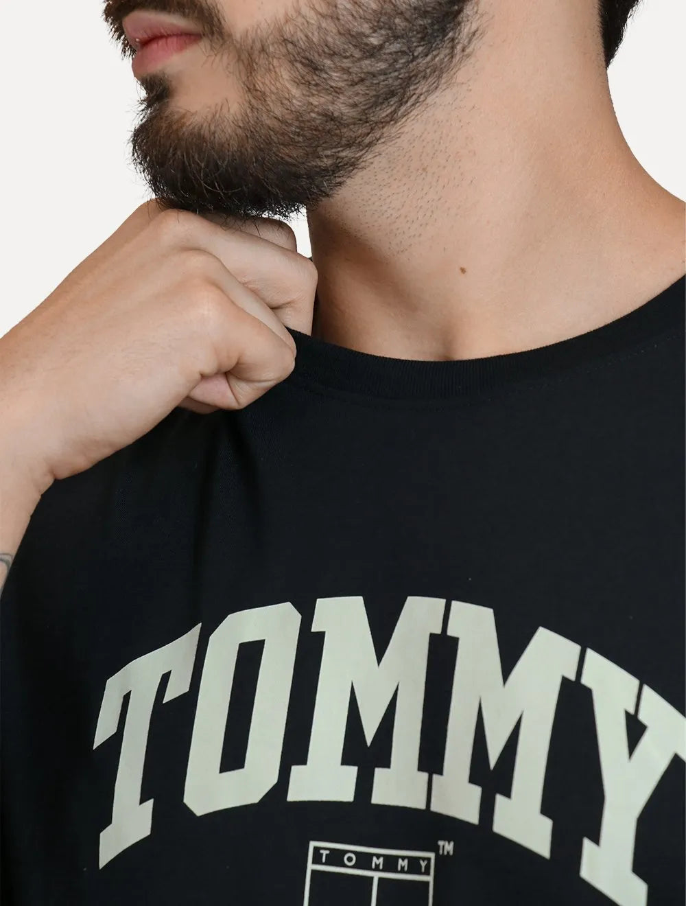 Camiseta Tommy Jeans Masculina Regular Athletic Club Preta
