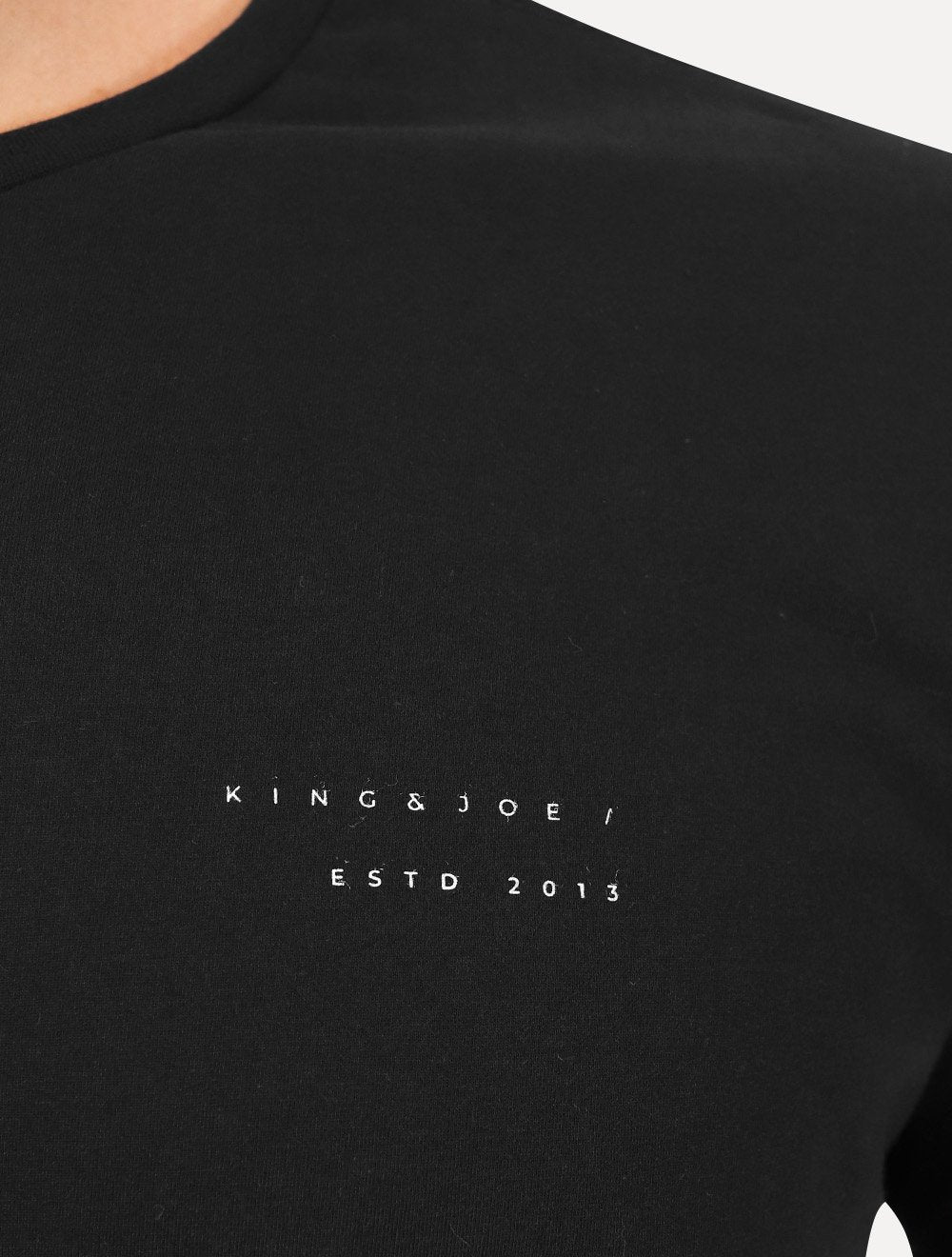 Camiseta King & Joe Masculina Pima Touch Logo Peito Preta