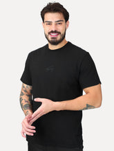 Camiseta Tommy Jeans Masculina Embroidered Signature Center Preta