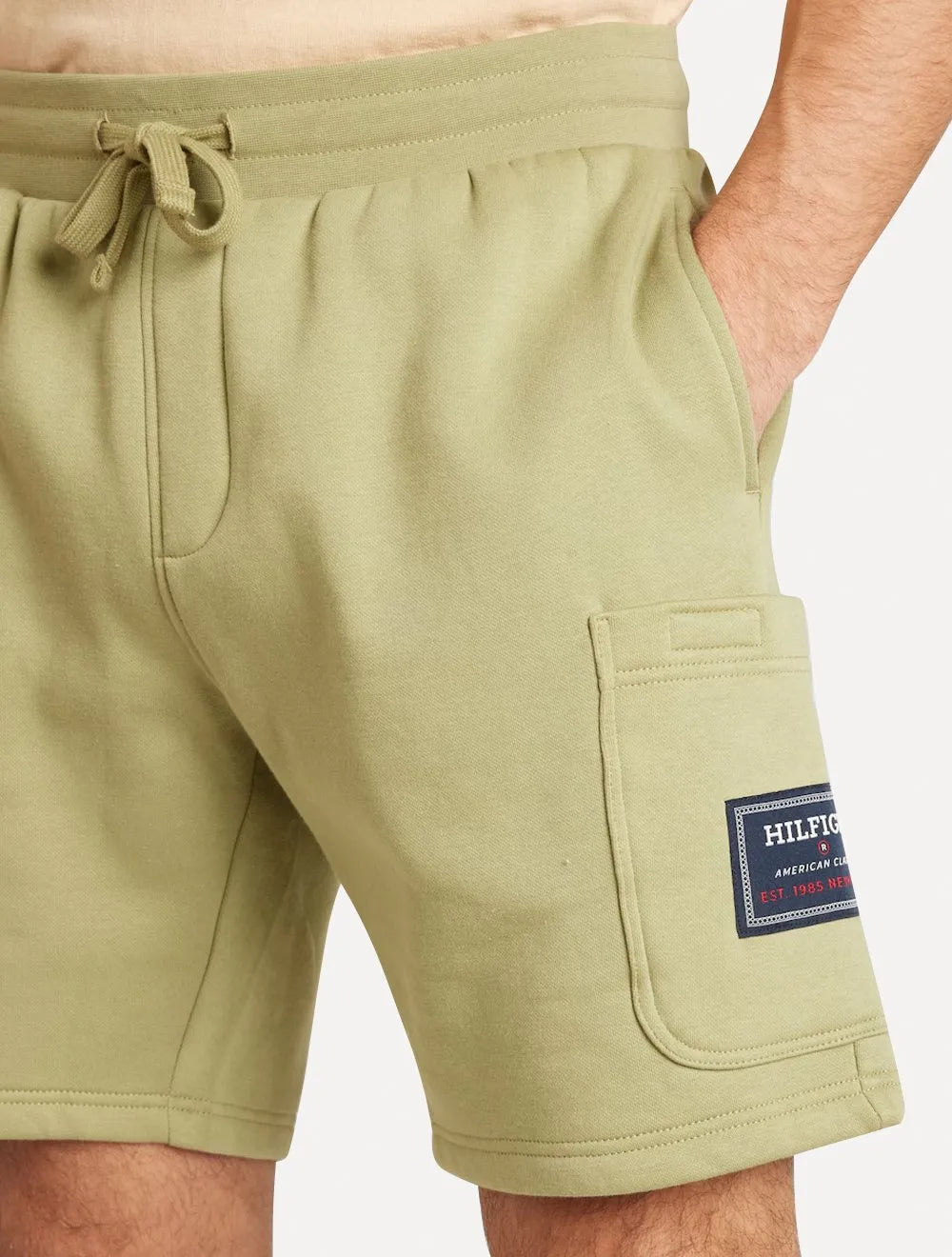 Bermuda Tommy Hilfiger Moletom Masculina Flag Logo Badge Verde Oliva