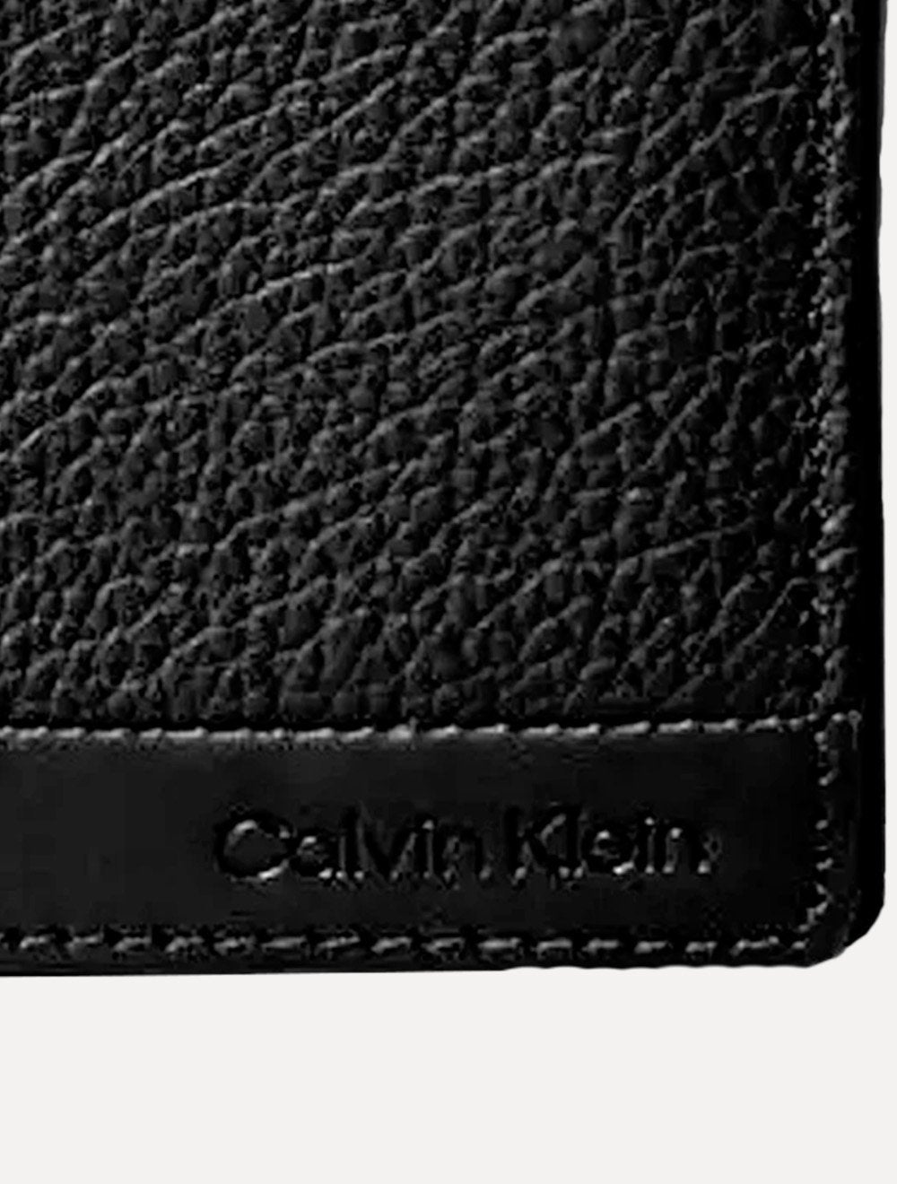 Carteira Calvin Klein Couro Horizontal Logo Floater Recorte Preta