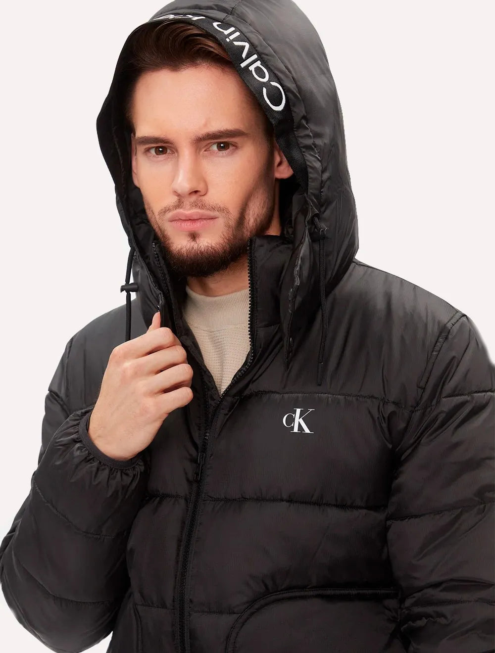 Jaqueta Calvin Klein Jeans Hooded Essential Puffer CK Preta