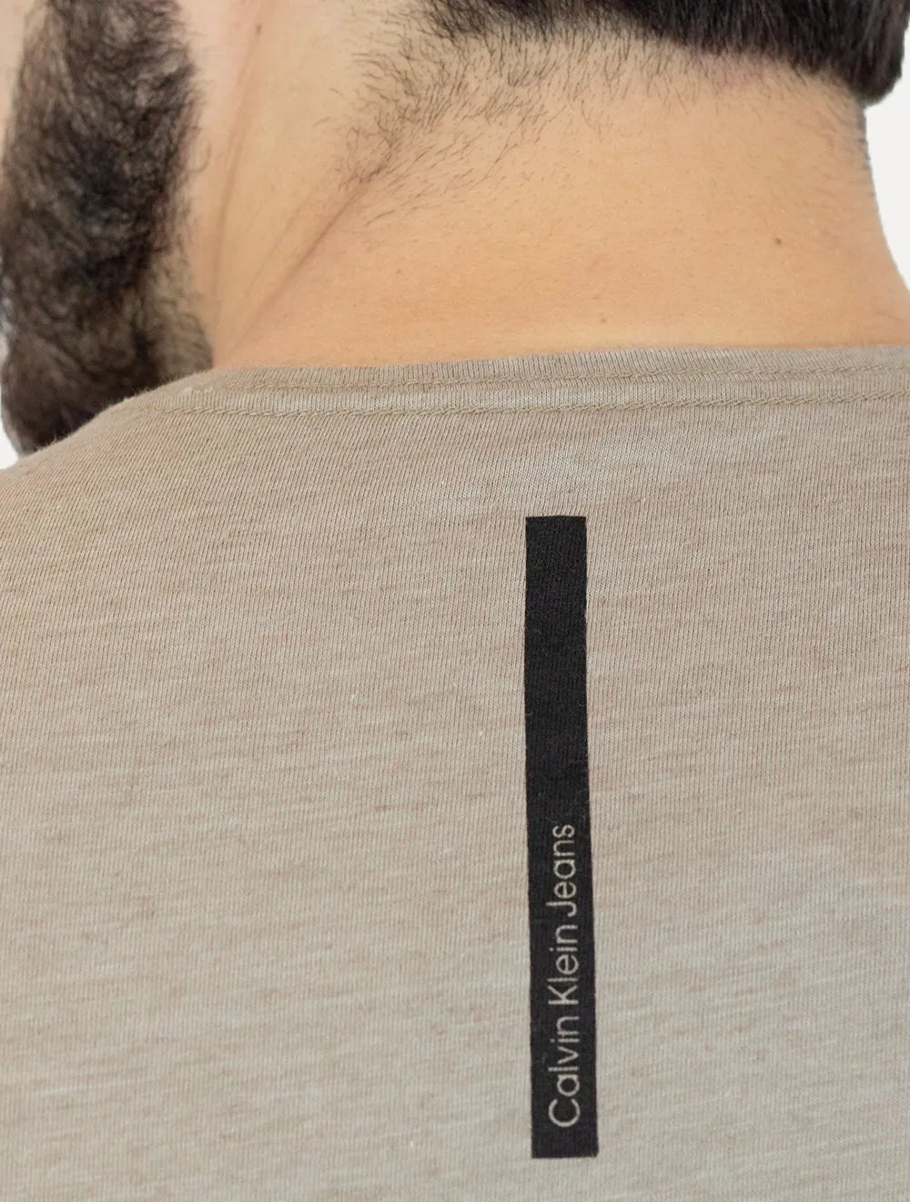 Camiseta Calvin Klein Jeans Masculina CK Bordado Peito Cáqui Mescla