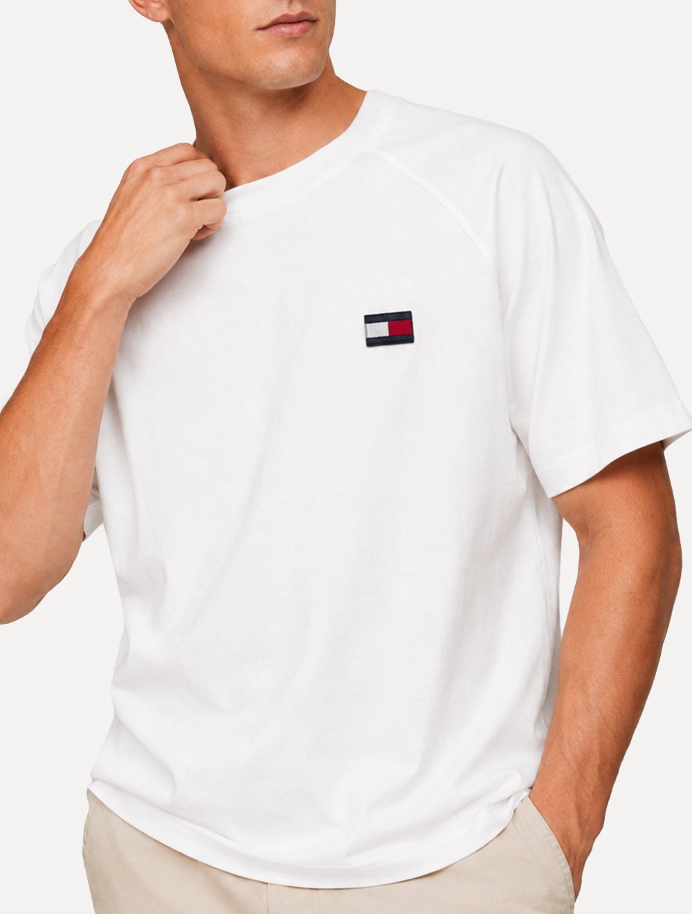 Camiseta Tommy Hilfiger Masculina Flag Relaxed Fit Branco