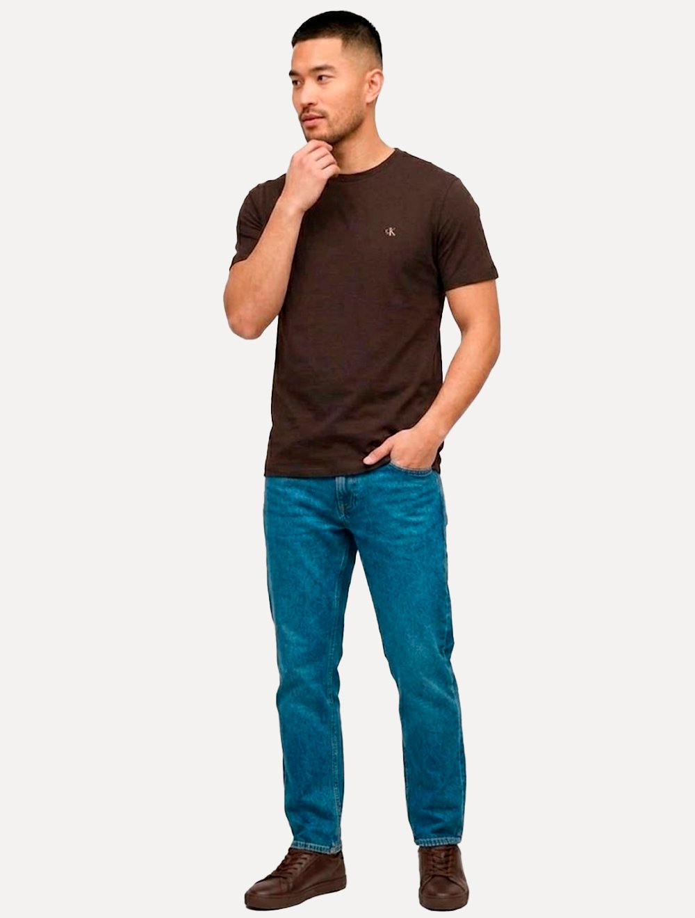 Camiseta Calvin Klein Jeans Masculina Meia Malha Logo Flow Marrom Escuro