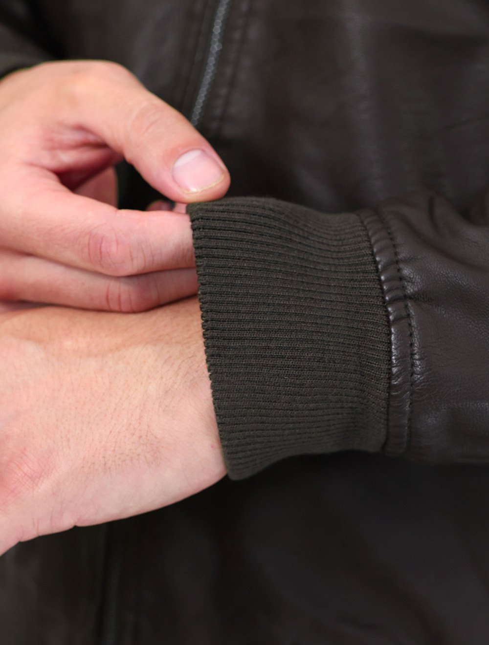 Jaqueta Dixen PU Bomber Capuz Zíper Frontal Marron