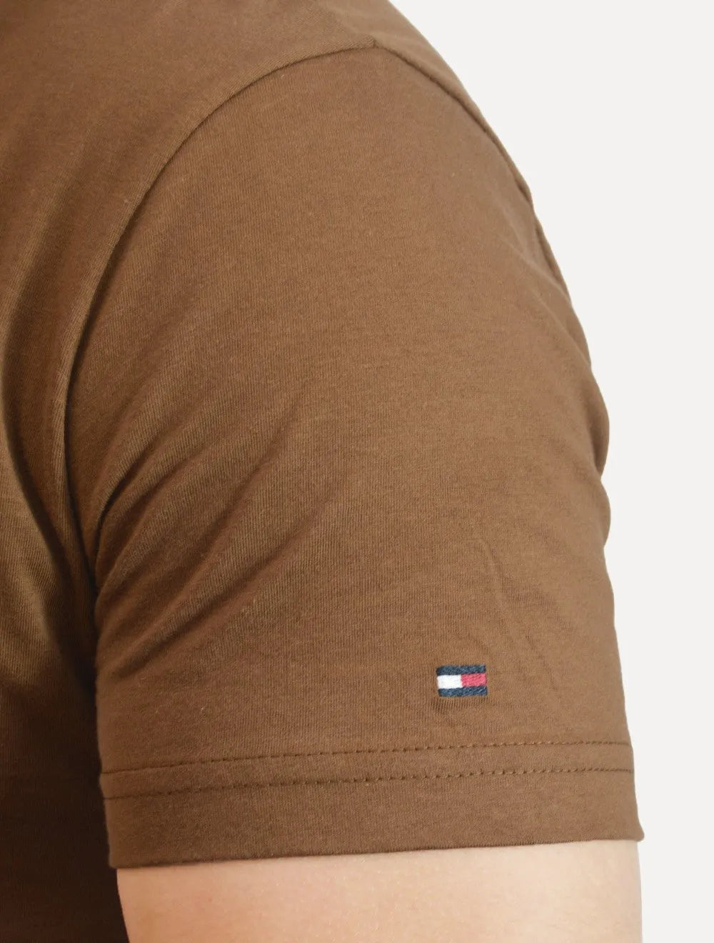 Camiseta Tommy Hilfiger Masculina Core Logo Tee Marrom Escuro
