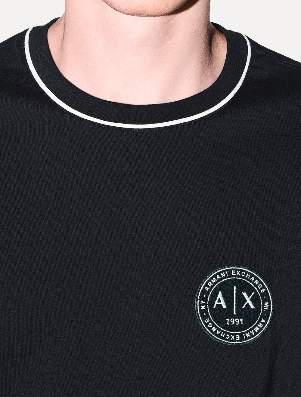 Camiseta Armani Exchange Masculina Regular Fit Patch Shield Logo Azul Marinho