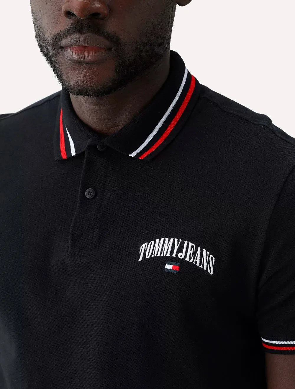 Polo Tommy Jeans Masculina Piquet Regular Graphic Tipped Preta