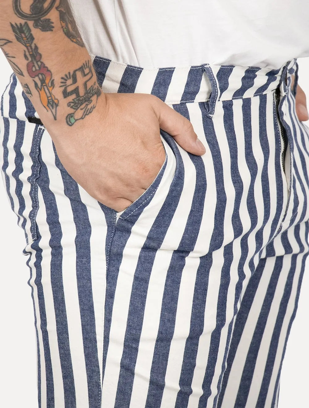 Bermuda Reserva Masculina Listrada Off-White/Azul Marinho