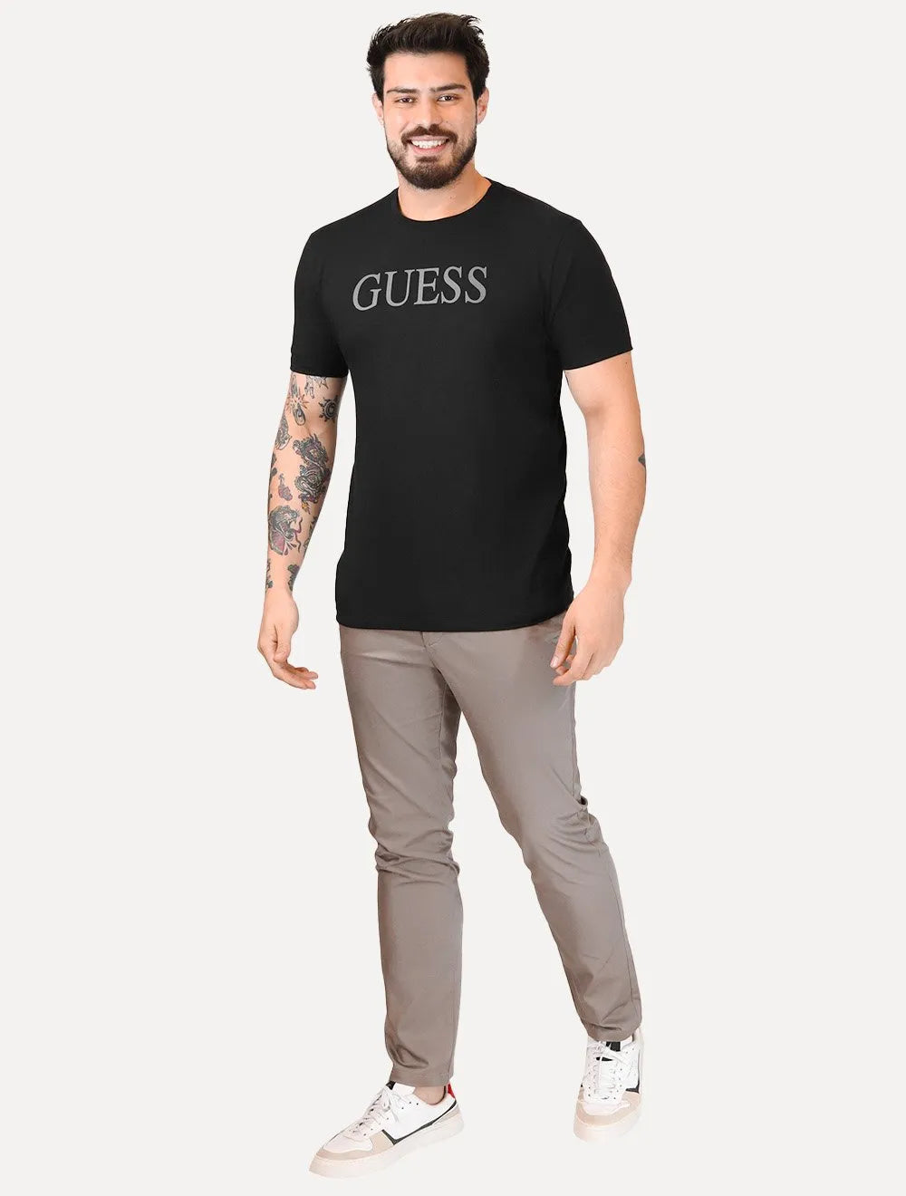 Camiseta Guess Masculina Silk Logo Simple Preta