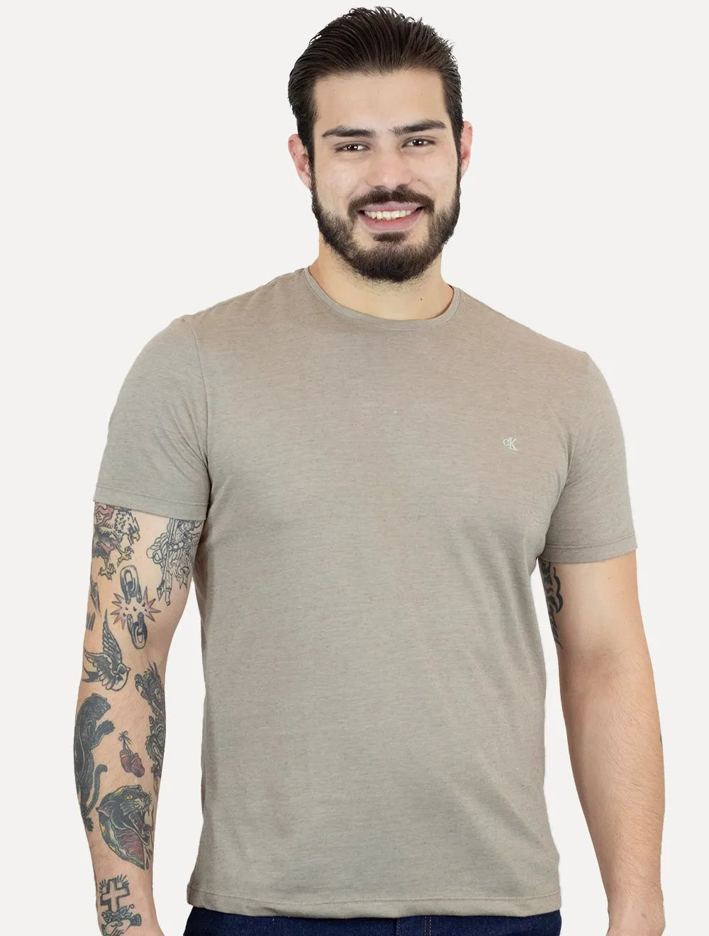 Camiseta Calvin Klein Jeans Masculina CK Bordado Peito Cáqui Mescla