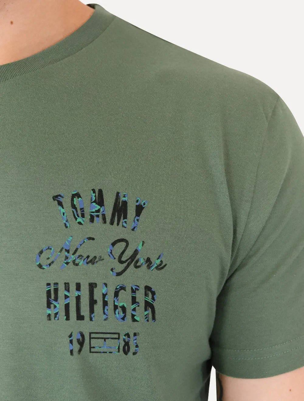 Camiseta Tommy Hilfiger Masculina Inverse Climate Tee Logo Verde