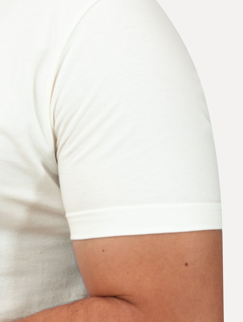 Camiseta King & Joe Premium Maculina Signature Logomania Estd 2013 Off White