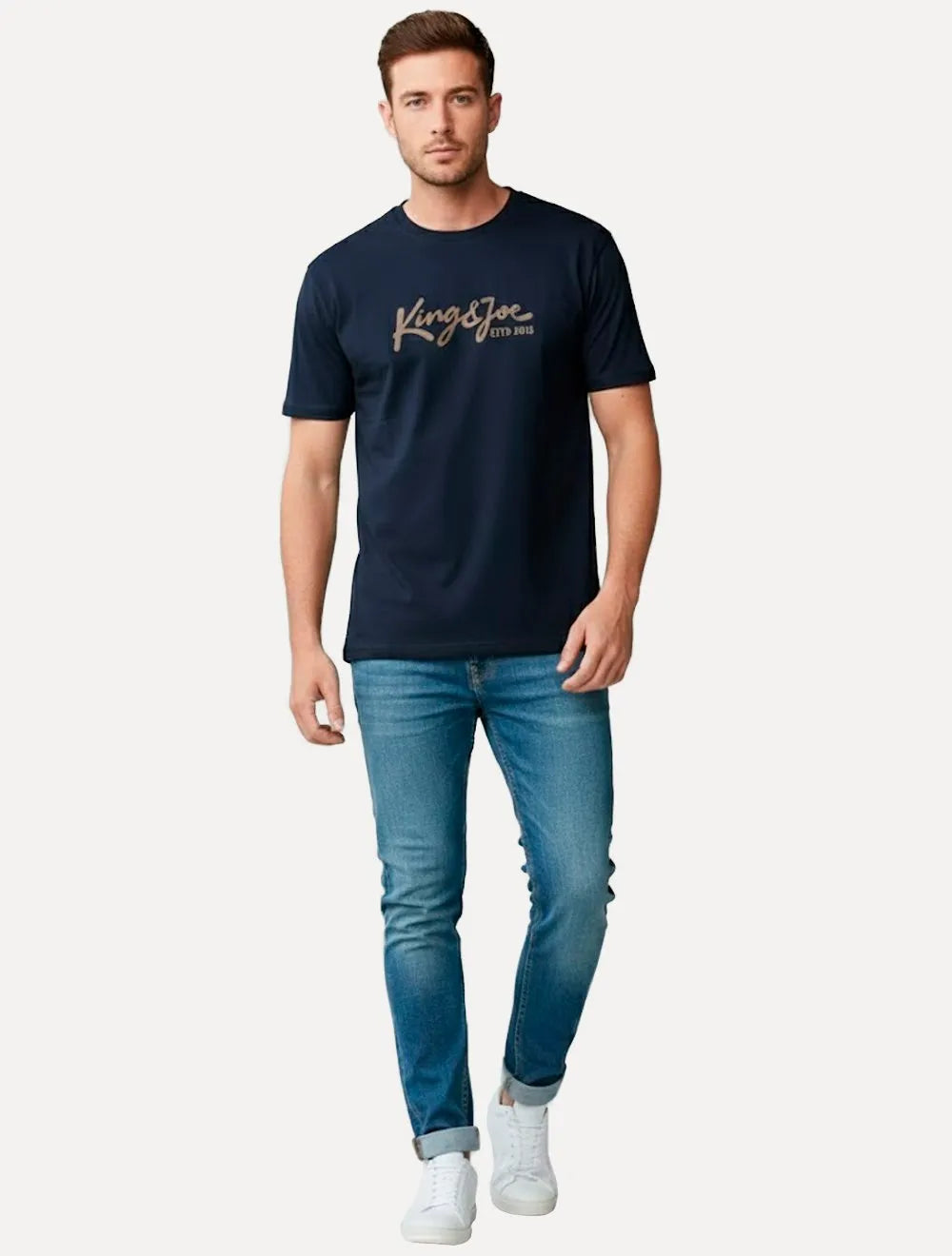 Camiseta King & Joe Premium Maculina Signature Logomania Estd 2013 Azul Marinho