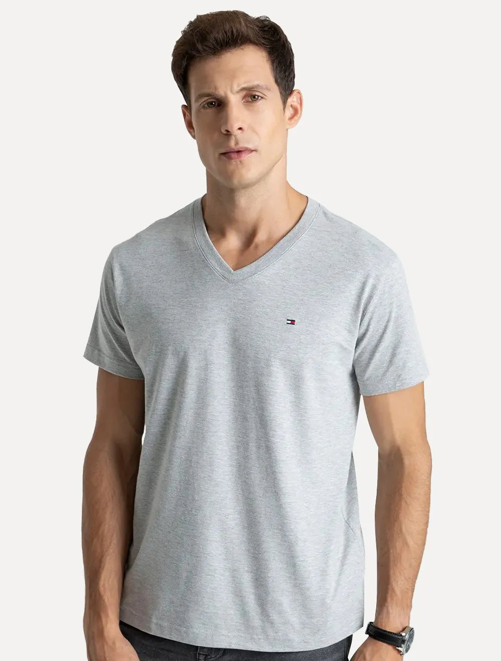 Camiseta Tommy Hilfiger Masculina Essential V-Neck Cinza Mescla
