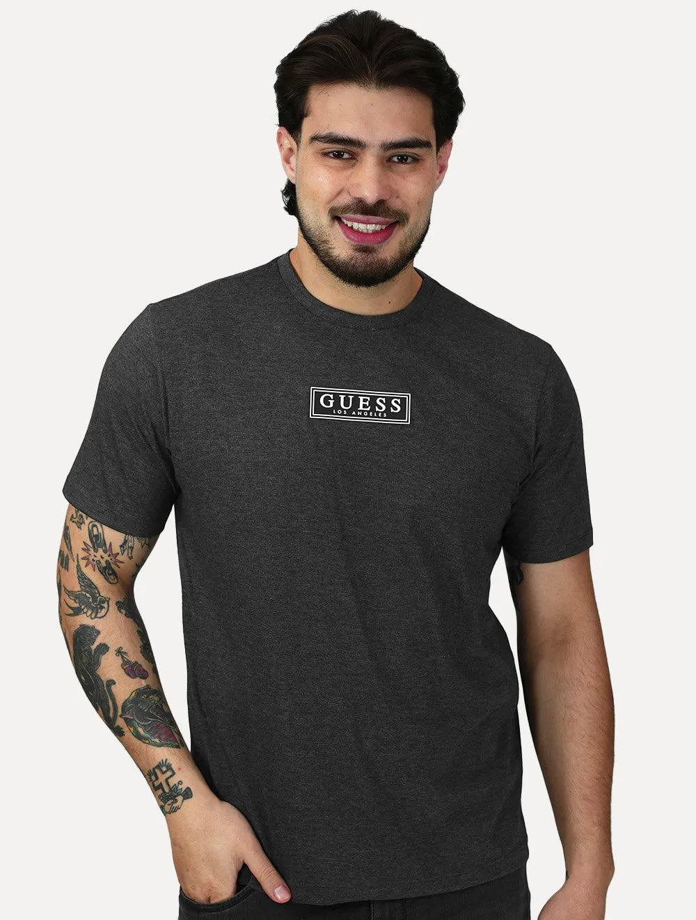 Camiseta Guess Masculina Patch Logo Cinza Escuro