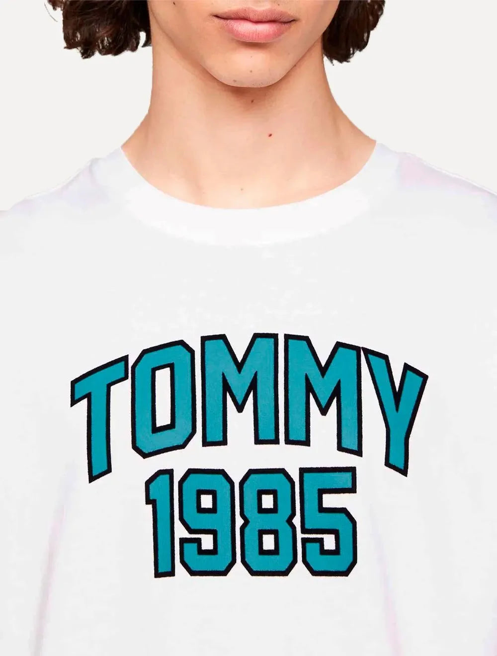 Camiseta Tommy Jeans Masculina Regular Varsity Arc Branca