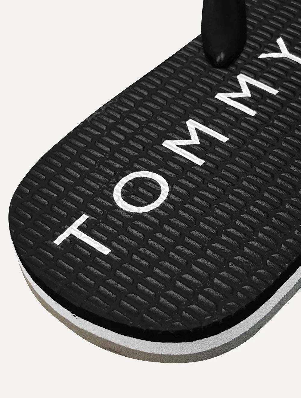 Chinelo Tommy Hilfiger Masculino Rubber Texture Strip Simon 34R Preto/Cinza