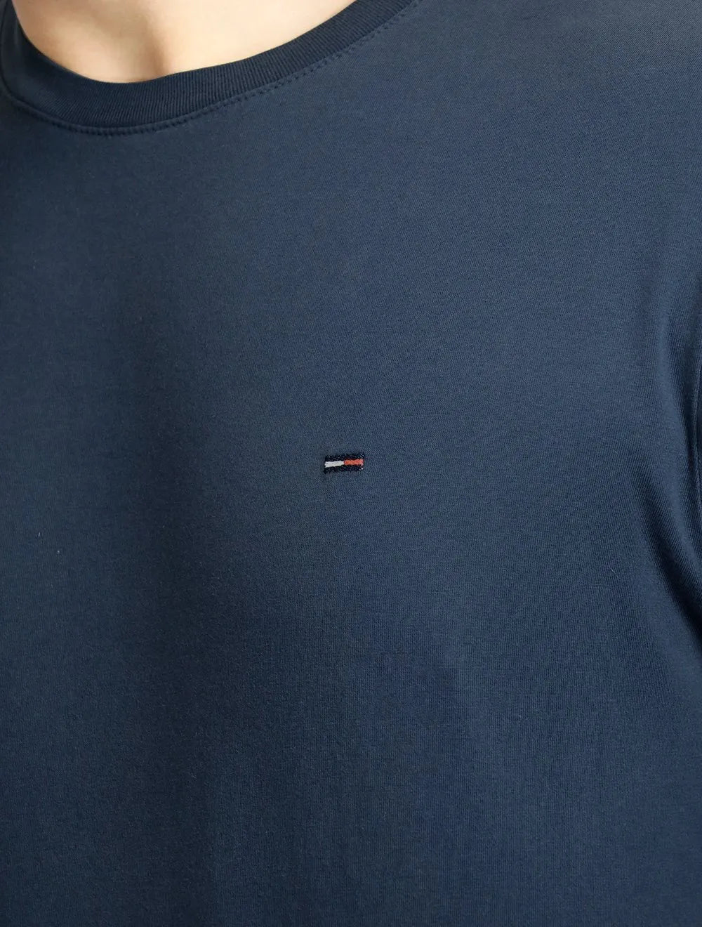 Camiseta Tommy Jeans Masculina Regular C-Neck Flag Azul Marinho