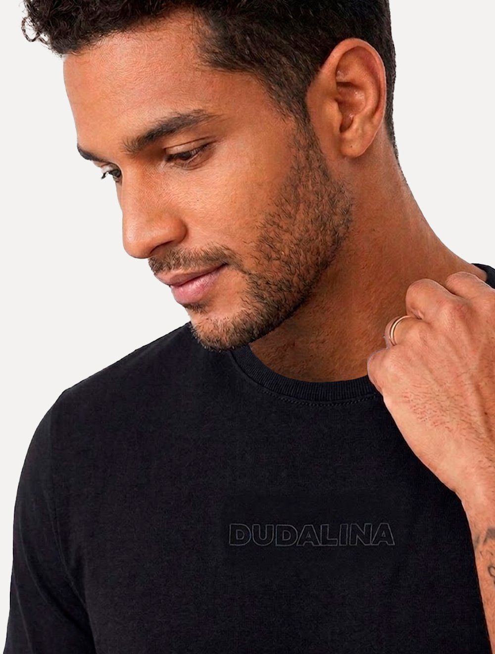 Camiseta Dudalina Masculina Regular Rubber Center Preta