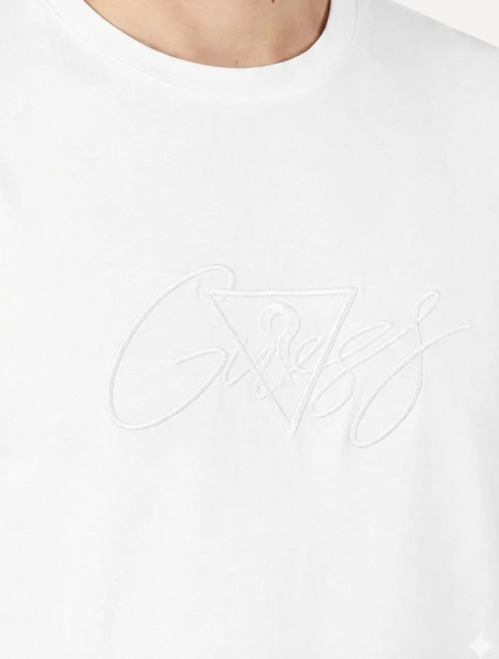 Camiseta Guess Masculina Signature Logo Triangle Branca