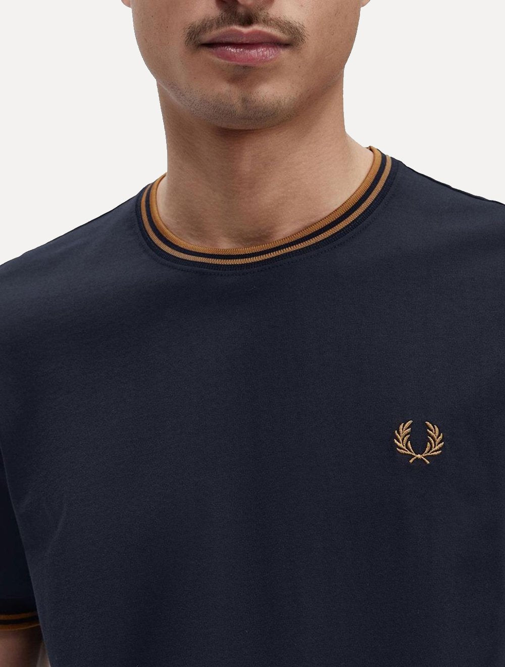 Camiseta Fred Perry Masculina Regular Brown Twin Tipped Azul Marinho