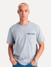 Camiseta Tommy Jeans Masculina Essential Flag Pocket Cinza Mescla