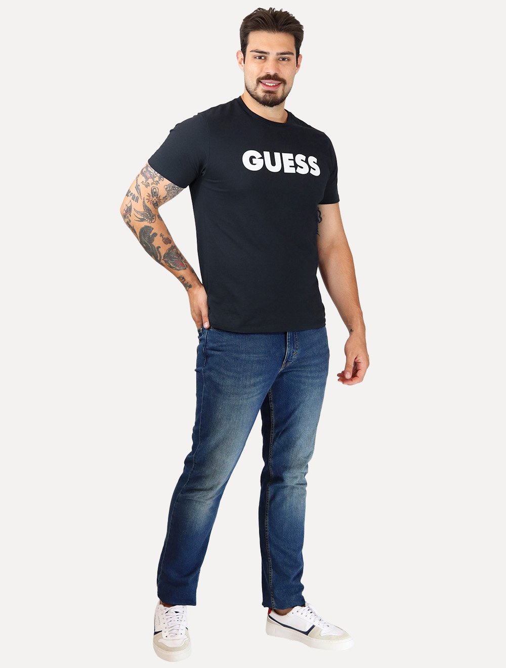 Camiseta Guess Masculina Silk Rubber Logo Azul Marinho