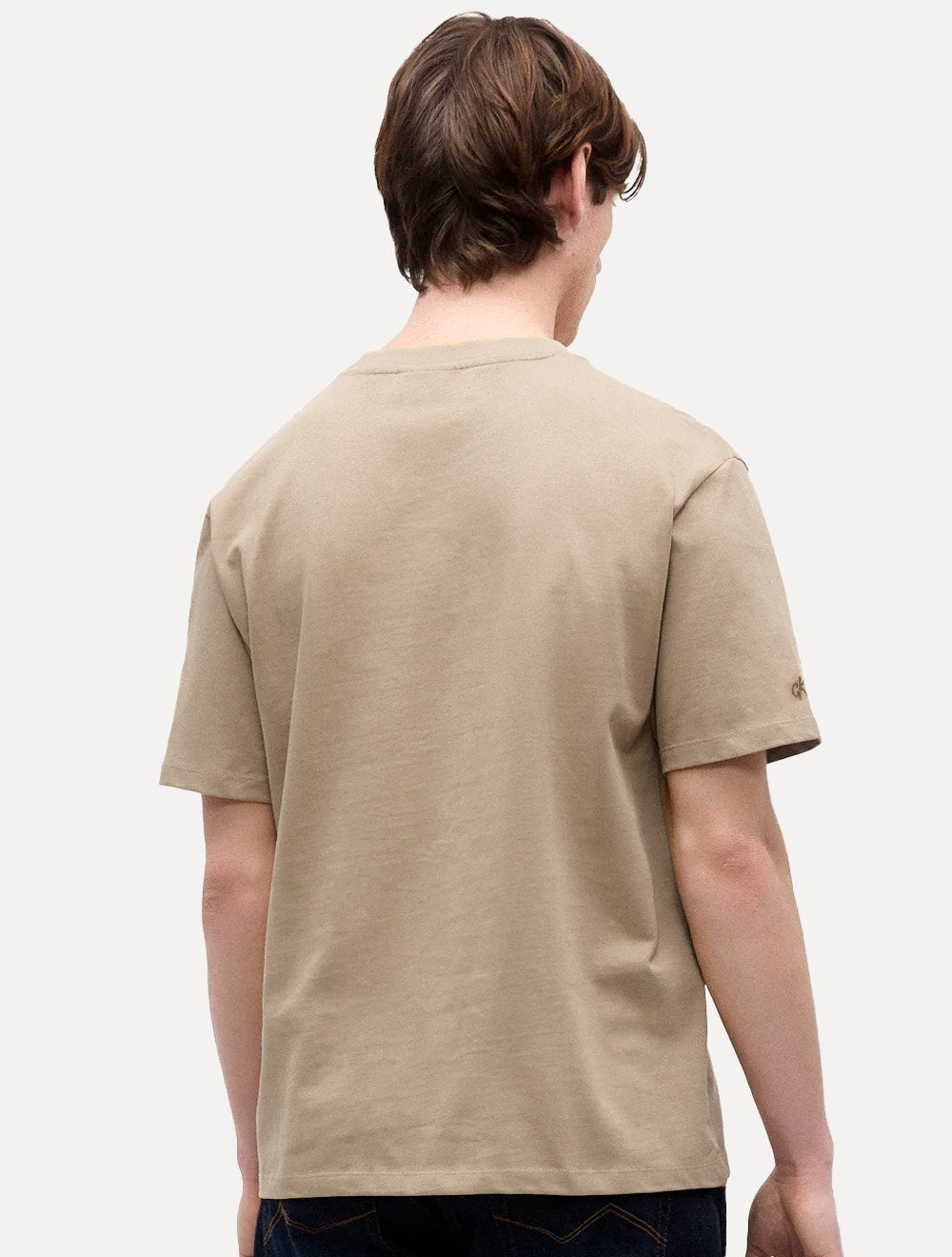 Camiseta Calvin Klein Jeans Masculina Oversized Logo CK Ombro Cáqui Médio
