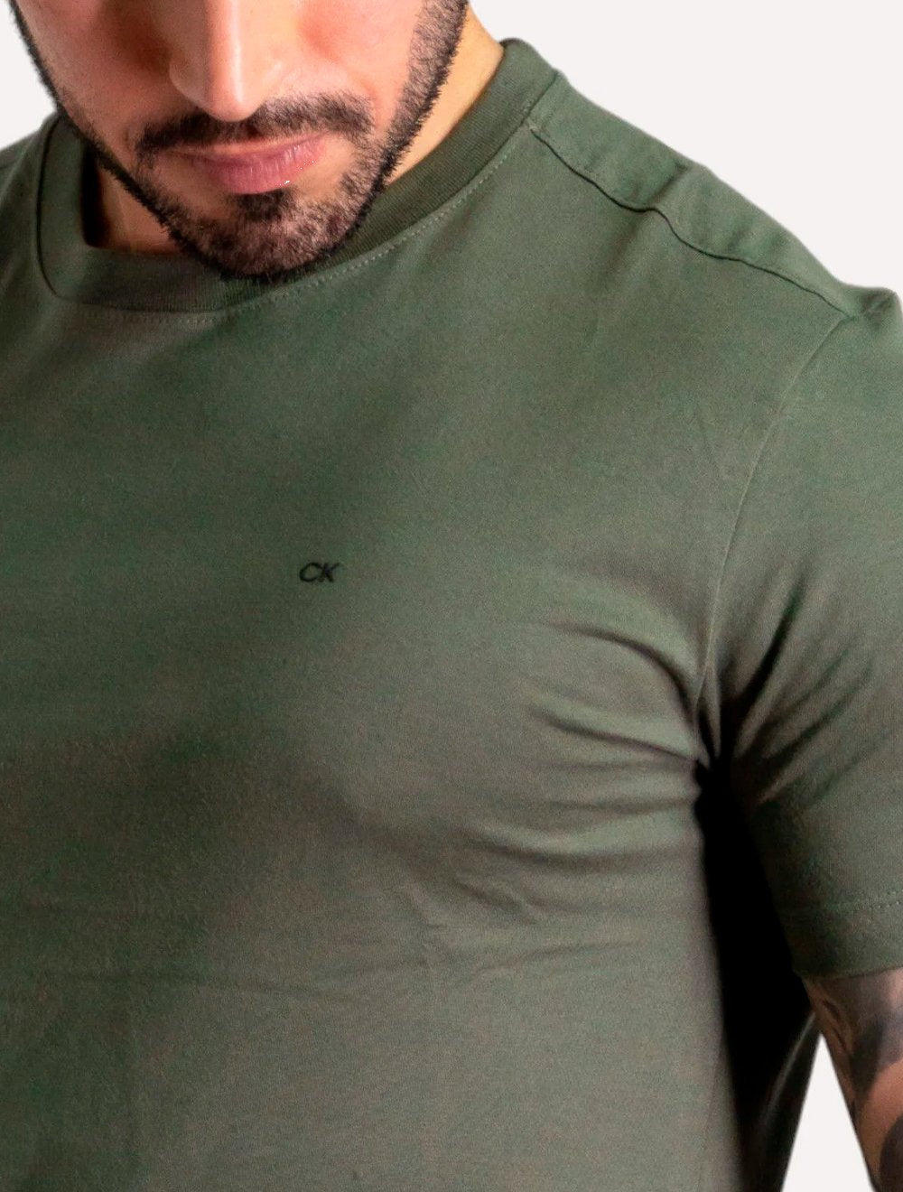 Camiseta Calvin Klein Masculina Meia Malha Basica CK Verde Militar