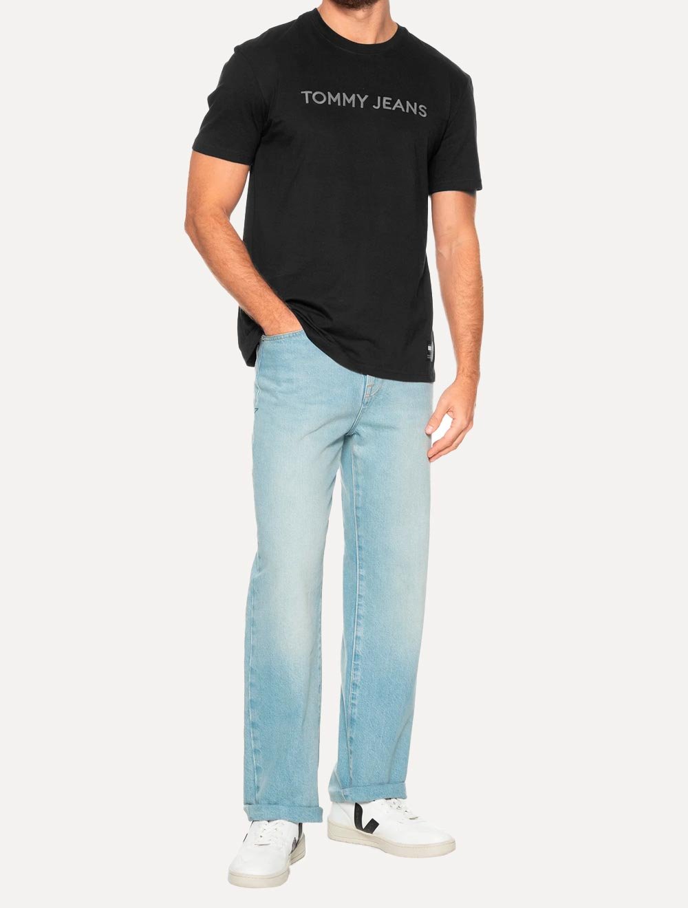 Camiseta Tommy Jeans Masculina Regular New Classic Linear Preta
