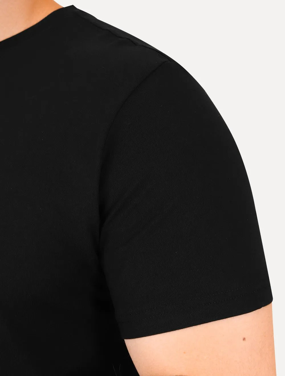 Camiseta Calvin Klein Jeans Masculina Frontal CK Rubber Relevo Preta
