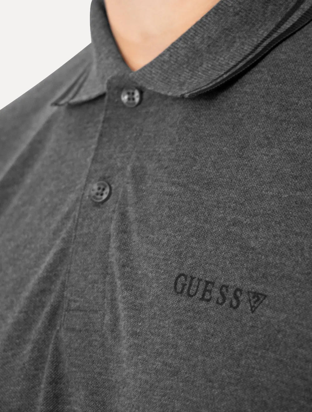 Polo Guess Masculina Piquet Bordado Friso Gola Cinza Escuro Mescla
