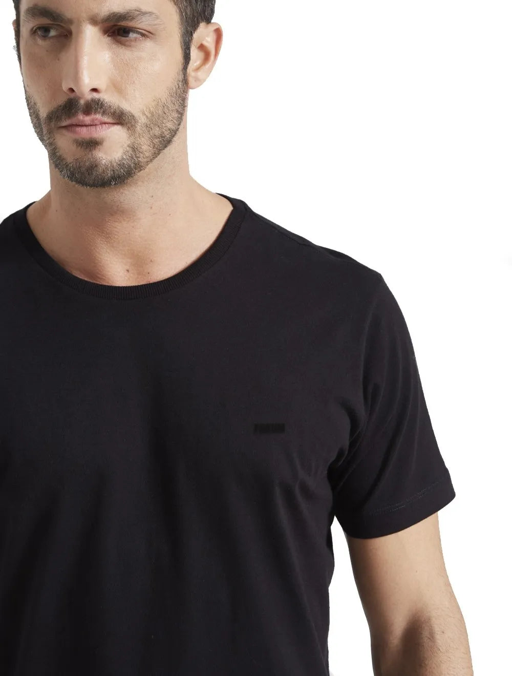 Camiseta Forum Masculina New Basic Essentials Preta