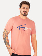 Camiseta Tommy Jeans Masculina Regular Spray Pop Logo Rosa