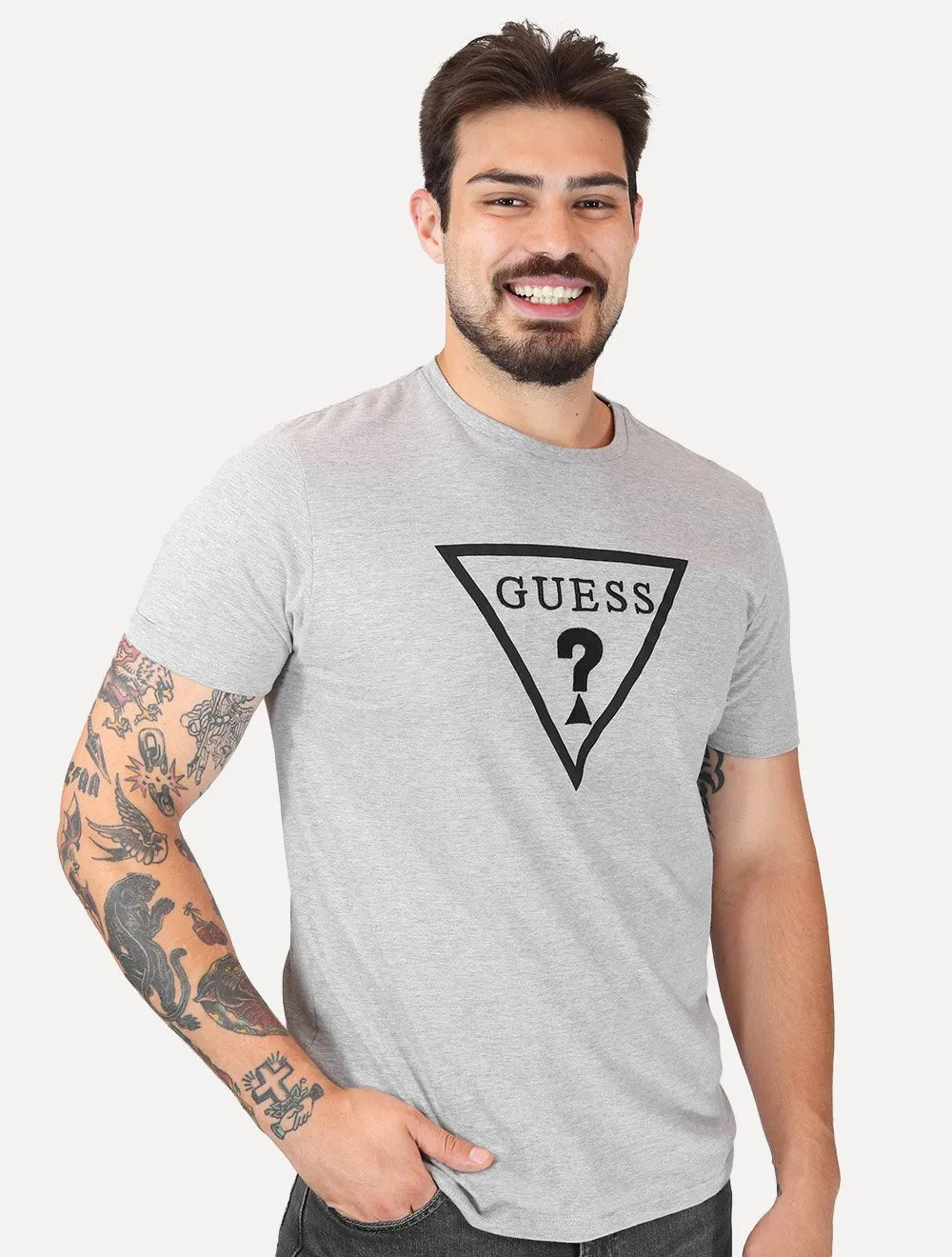 Camiseta Guess Masculina Classic Logo Embossed Cinza