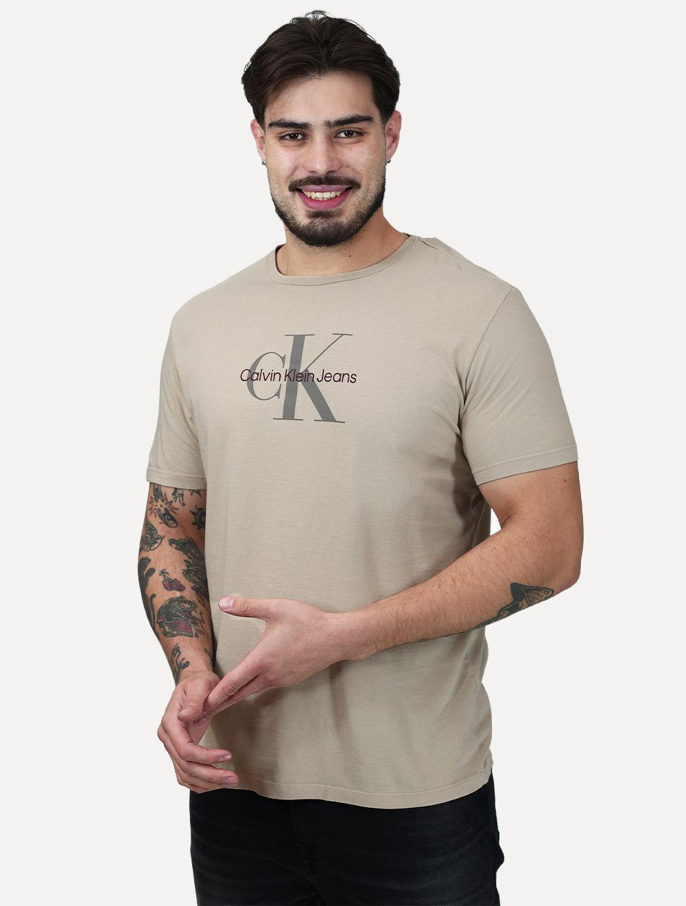 Camiseta Calvin Klein Jeans Masculina New Re Issue Frontal Cáqui Claro