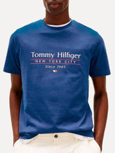 Camiseta Tommy Hilfiger Masculina Center Stack Azul Royal